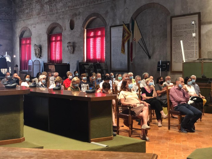 5Sala_mostra_con_pubblico.jpg